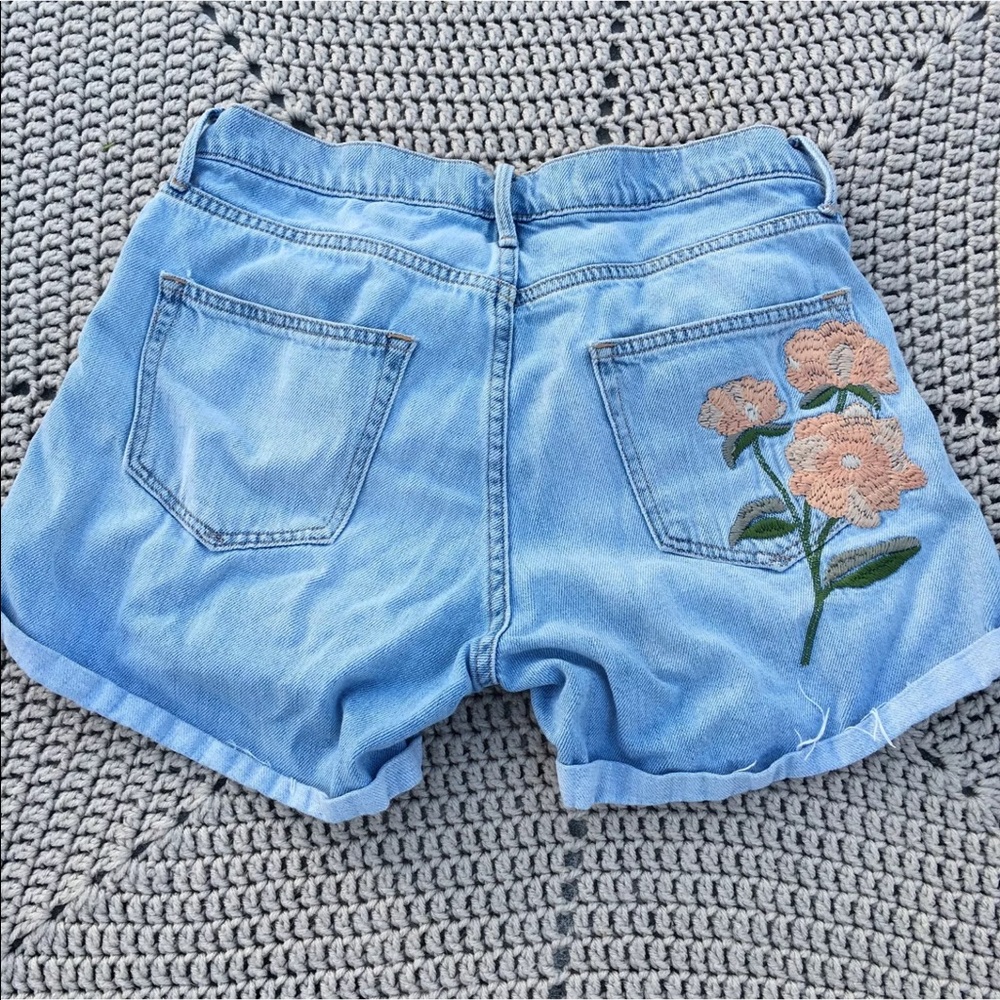 Gap light wash embroidered denim cuffed shorts